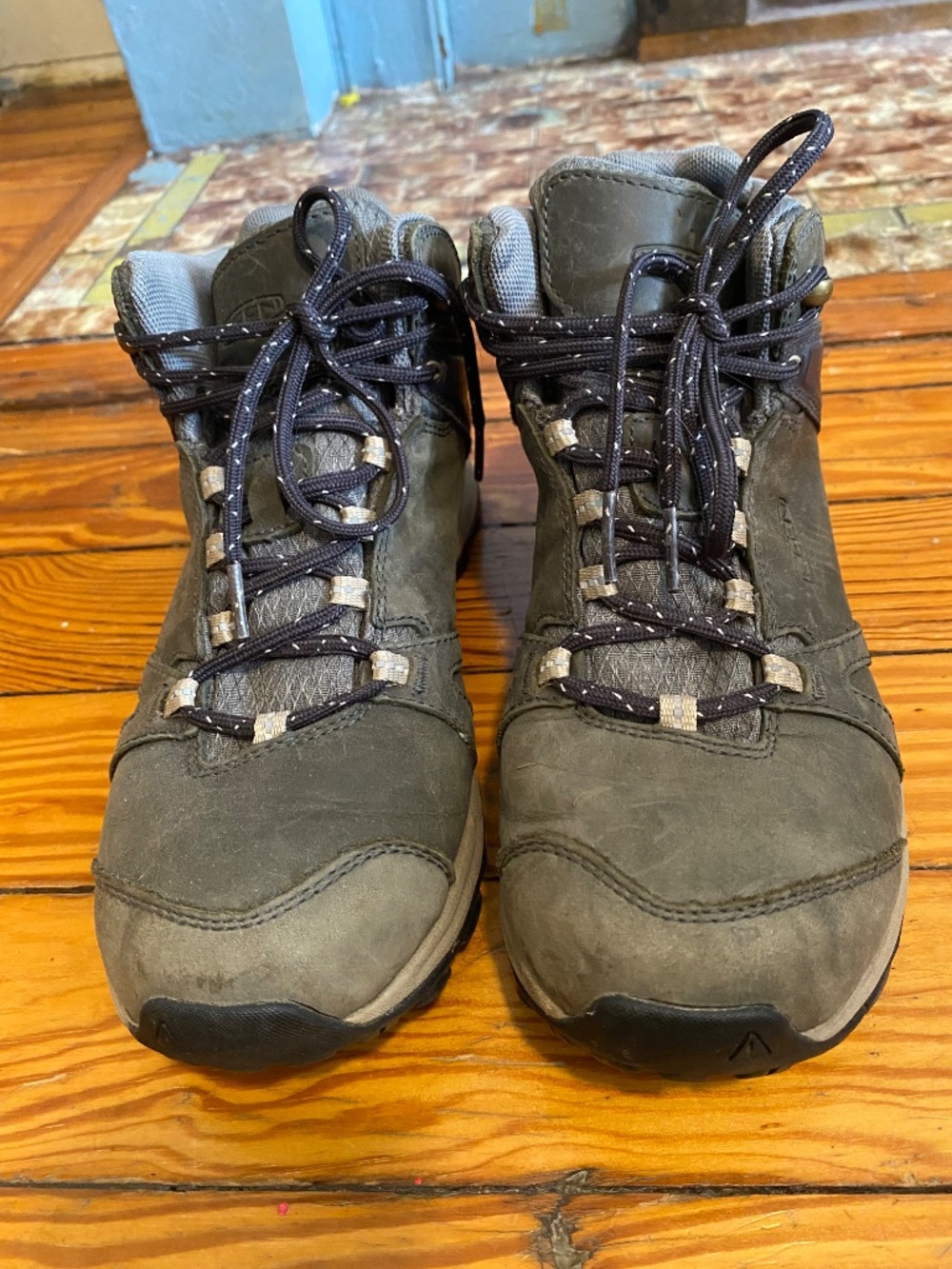 KEEN Women's Terradora II Leather Mid WP Boot Size 7.5